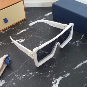 AUTHENTIC LOUIS VUITTON MASK SUNGLASSES WHITE